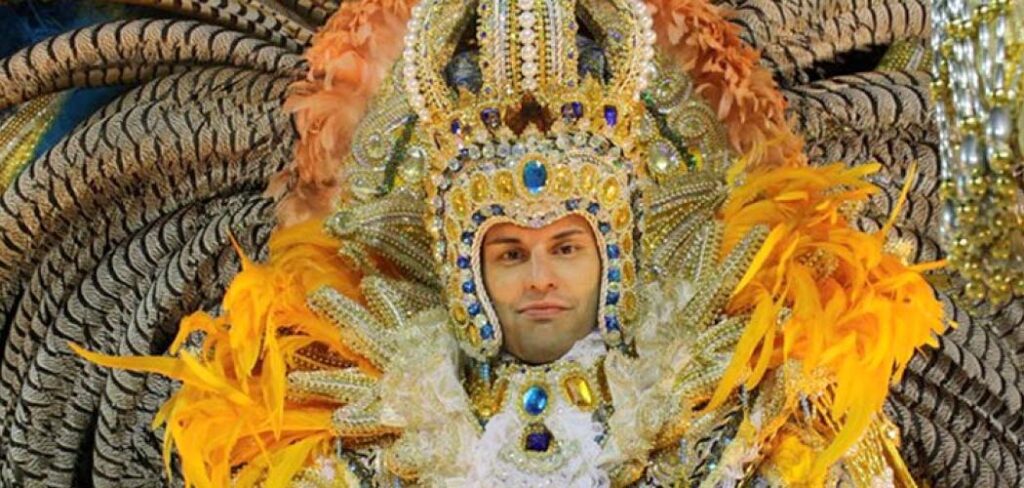 Luiz Dorini recebe figurino de destaque da Gaviões da Fiel
