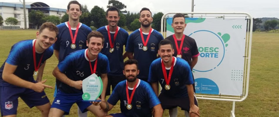 Equipe campeã no Torneiro de Futebol Suíço/Foto: Assessoria de Imprensa