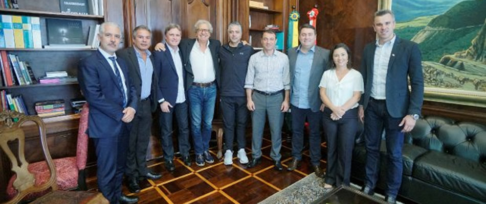 Governador Carlos Moisés recebeu o representante do Hard Rock Internacional
