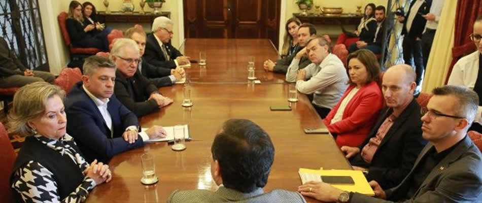 Os representantes do setor apresentaram dados que reforçam a importância para o turismo no Estado e da formalização dos estabelecimento/Foto: Julio Cavalheiro/Secom