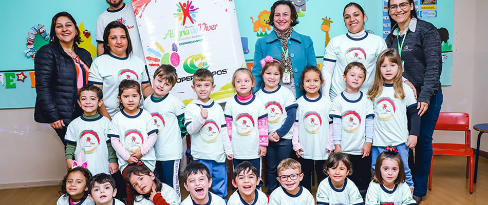 2046 camisetas estão sendo entregues aos participantes do projeto/Foto: Assessoria de Imprensa