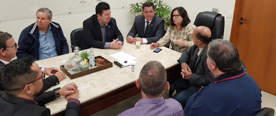O deputado Ivan Naatz (PV) recebeu em seu gabinete