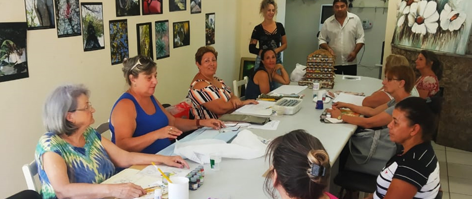 Para mais informações sobre as oficinas oferecidas pela Casa