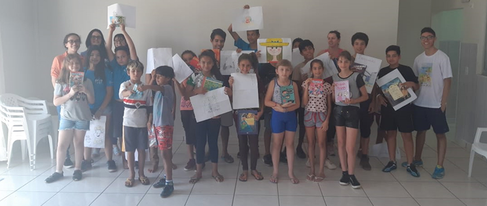 As crianças apresentaram os trabalhos relacionados aos livros que realizaram a leitura/Foto: Assessoria de Imprensa