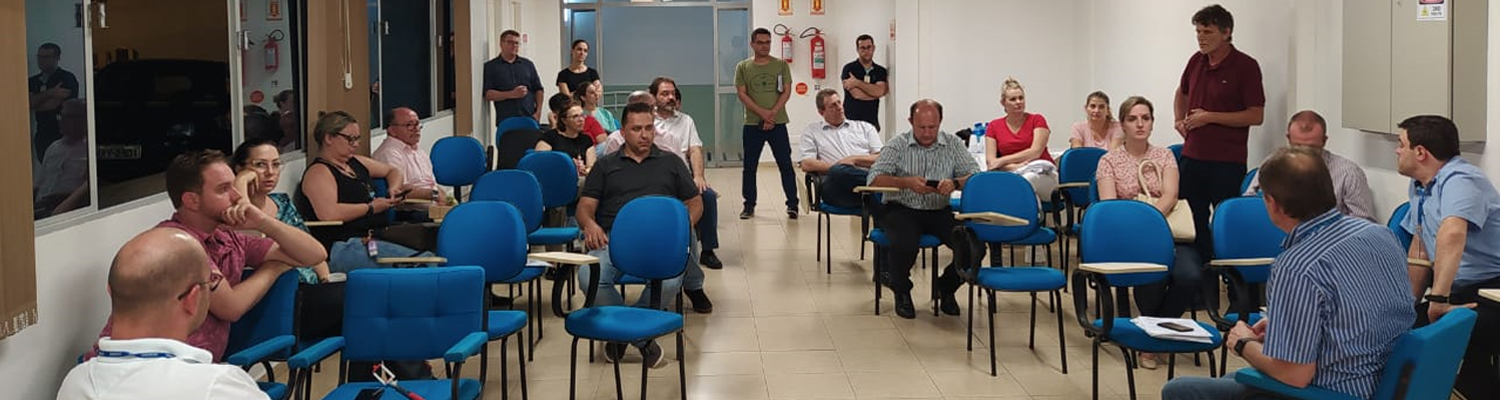 Prefeitos e representantes dos municípios