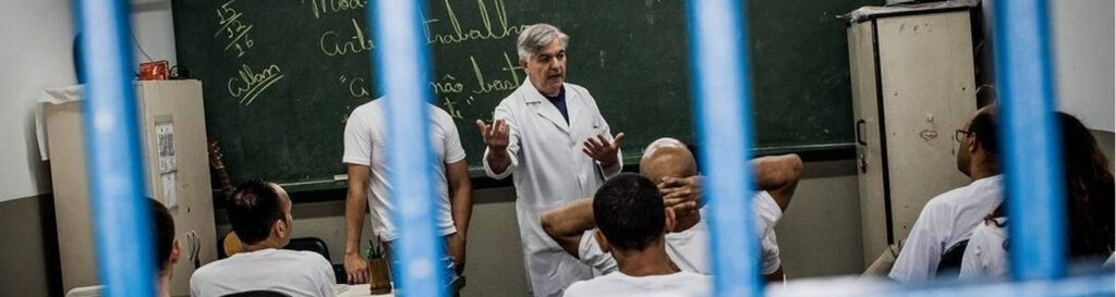 A oferta do ensino formal é parte importante nas estratégias de segurança/Foto: Divulgação Internet