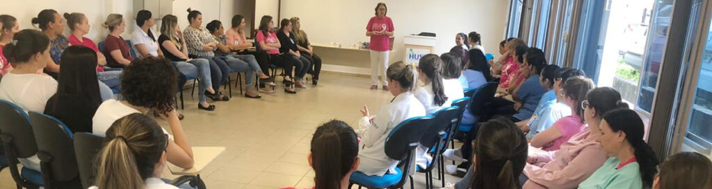 Palestra foi ministrada pela Rede Feminina de Combate ao Câncer (RFCC) de Joaçaba/Foto: Assessoria de Imprensa