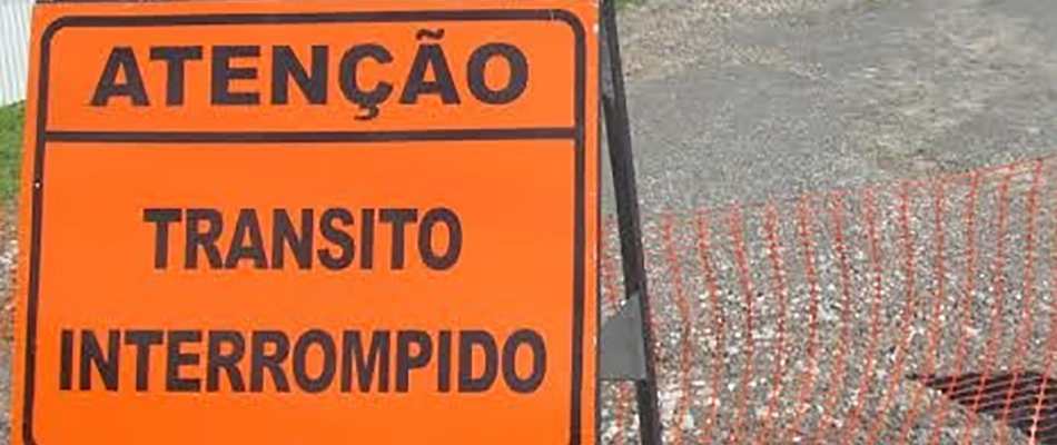 O trânsito será interrompido em virtude da obra de pavimentação das vias que está em andamento/Foto: