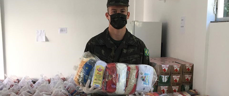 O Tiro de Guerra está auxiliando na entrega dos alimentos à população atendida