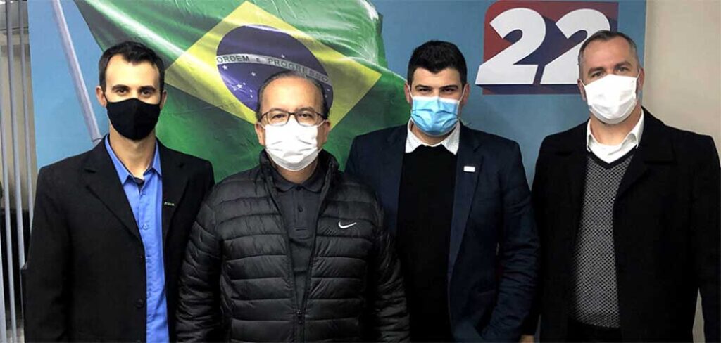 Presidente da ACIOC, Angelo Junior Radavelli, juntamente com o vice-presidente Marcelo Albiero e diretor de agronegócio Maicon Stella, se reuniram com o Senador Jorginho Mello