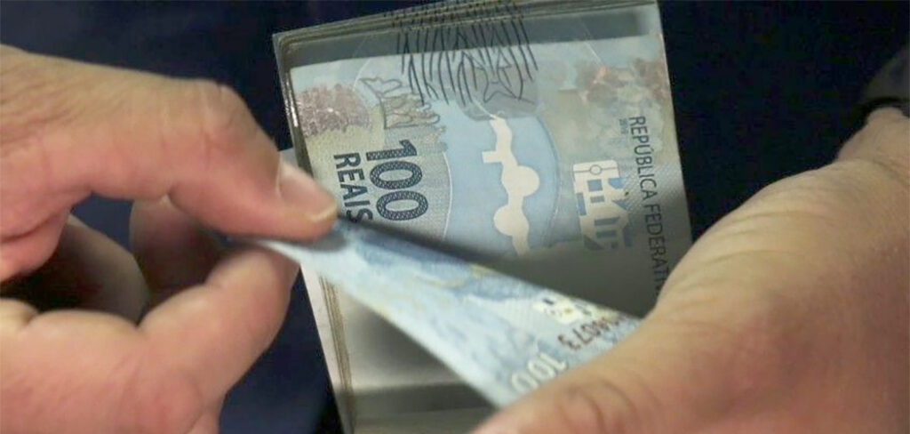 Medida provisória isenta de Imposto de Renda quem ganha até 2 salários mínimo