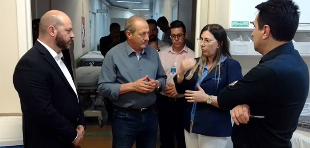 Realidade hospitalar do HUST é apresentada aos gestores da Unoesc e Funoesc