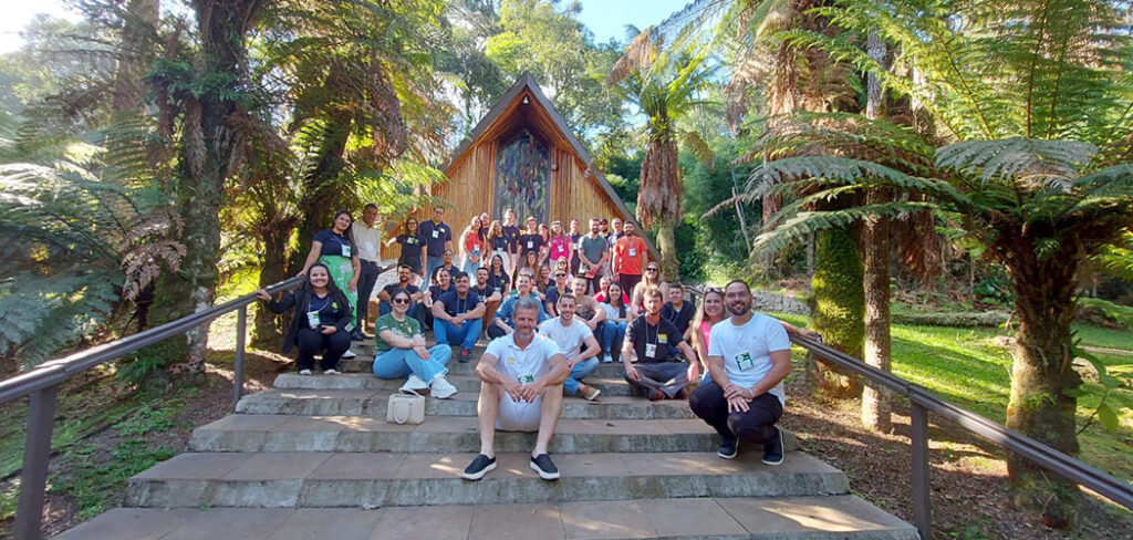 Núcleo de Jovens Empreendedores da ACIOC participa de Encontro Regional