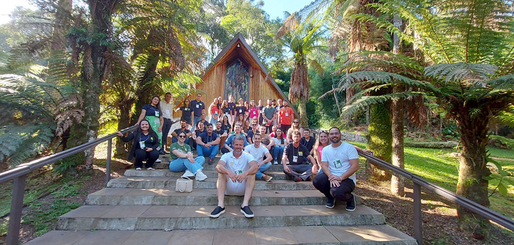 Núcleo de Jovens Empreendedores da ACIOC participa de Encontro Regional