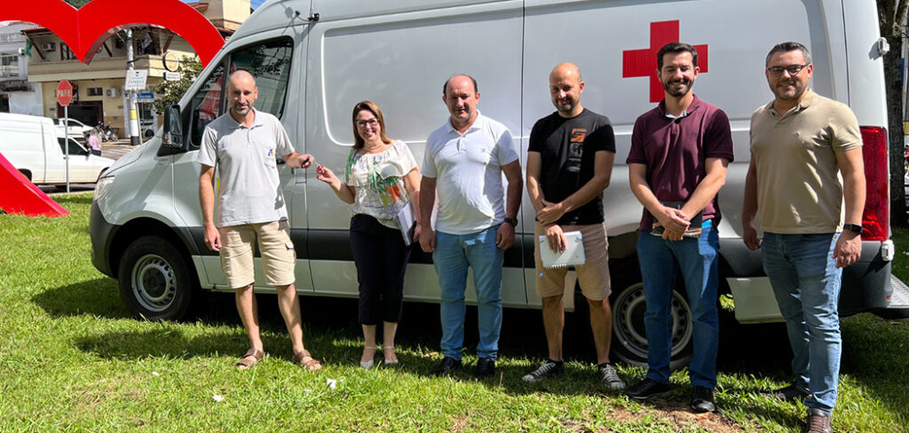 Secretaria Municipal de Saúde de Herval d’ Oeste recebe nova ambulância
