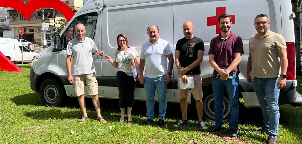 Secretaria Municipal de Saúde de Herval d’ Oeste recebe nova ambulância