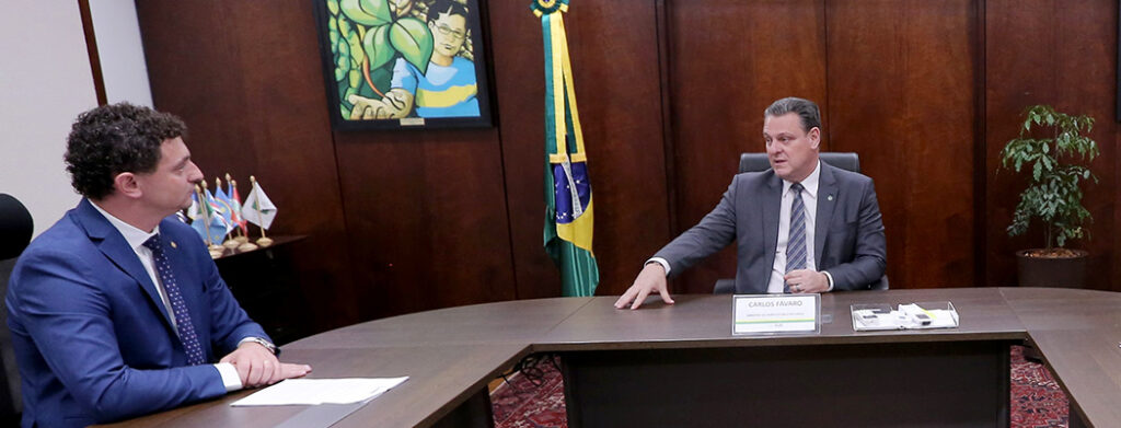  o deputado federal Pezenti pediu uma solução e alertou o ministro Carlos Fávaro da possibilidade de manifestações de produtores indignados