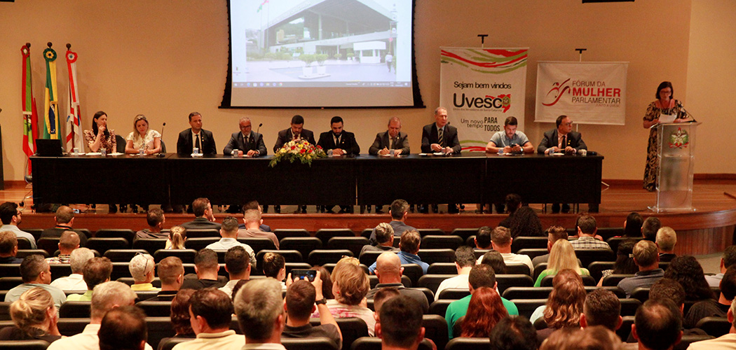 Congresso reúne centenas de vereadores na Assembleia Legislativa