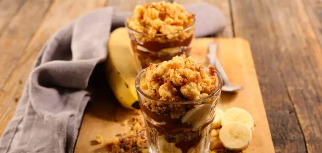 Crumble de banana com cacau