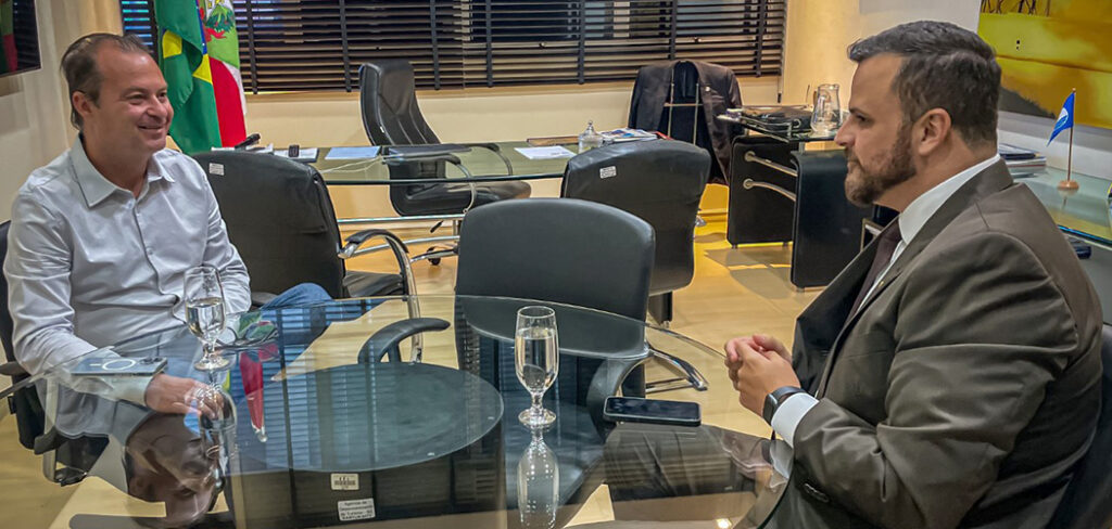 Deputado Lucas Neves e o secretário de Estado do Turismo, Evandro Neiva