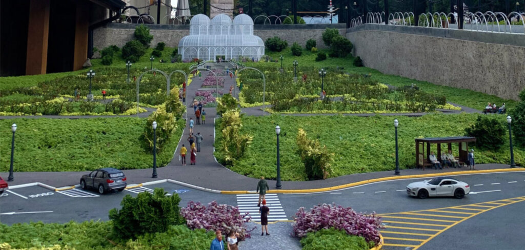 Jardim Botânico de Curitiba volta a integrar cenário do Mini Mundo