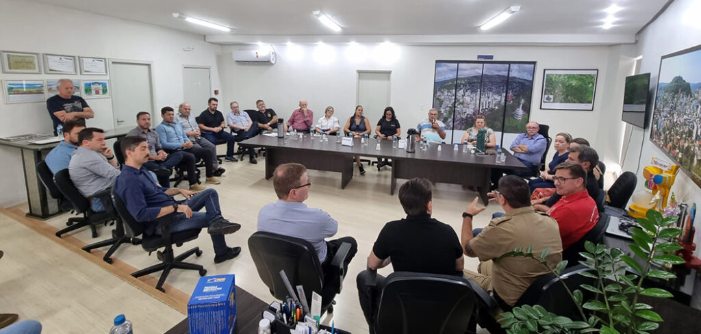 Joaçaba analisa protocolos de segurança nas escolas já existentes e discute ampliação de novas medidas