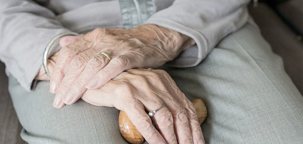 Dia Mundial do Parkinson (11) de abril: sintomas, causas e tratamento