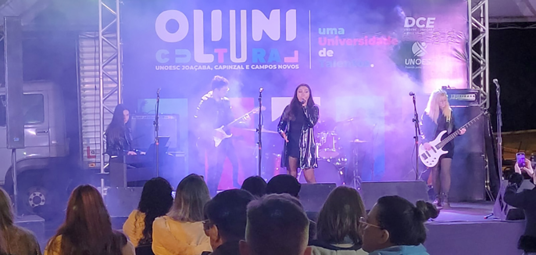 Estudantes do Colégio SuperAtivo mostram seus talentos na Oliuni Cultural