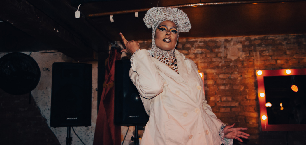 Anarquizza/Batalha de Drags Queens chega à final em Florianópolis com performances exclusivas de artistas convidadas