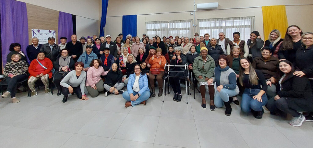 Dia Mundial de Conscientização da Violência Contra a Pessoa Idosa é celebrado com integração entre idosos em Joaçaba