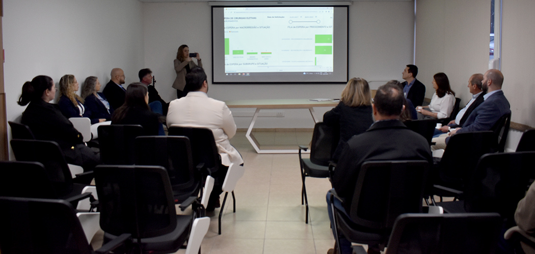 Secretária de Estado da Saúde, Carmen Zanotto, visita o HUST em Joaçaba
