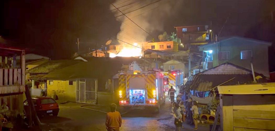 Famílias atingidas por incêndio na Vila Cachoeirinha em Joaçaba, estão sendo atendidas pela Prefeitura