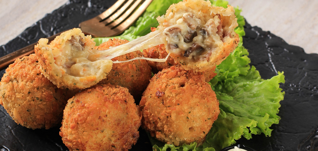 Bolinhos de Charque com Queijo Coalho