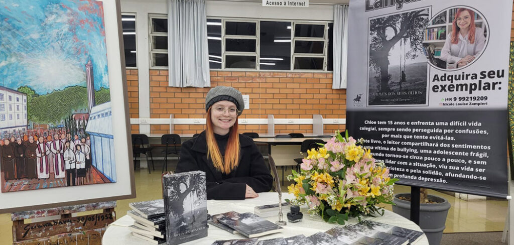 Estudante do curso de Engenharia Química divulga livro sobre Bullying