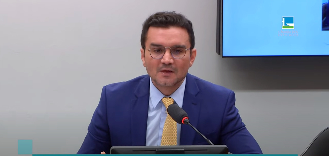 Preço das passagens é entrave ao desenvolvimento do turismo no Brasil, diz ministro