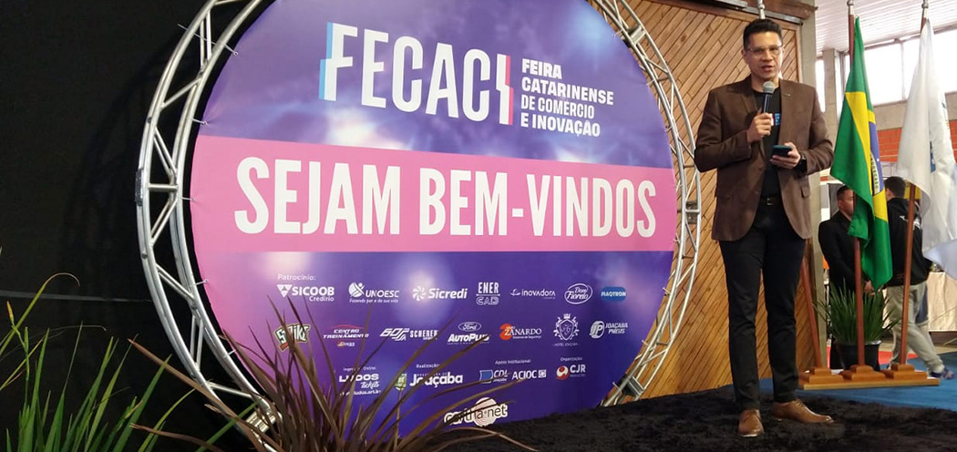 Presidente de ACIOC Diego Henrique Silva, prestigia a abertura da Fecaci em Joaçaba