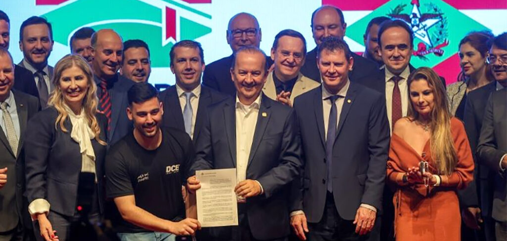 Jorginho Mello sanciona Lei do Universidade Gratuita
