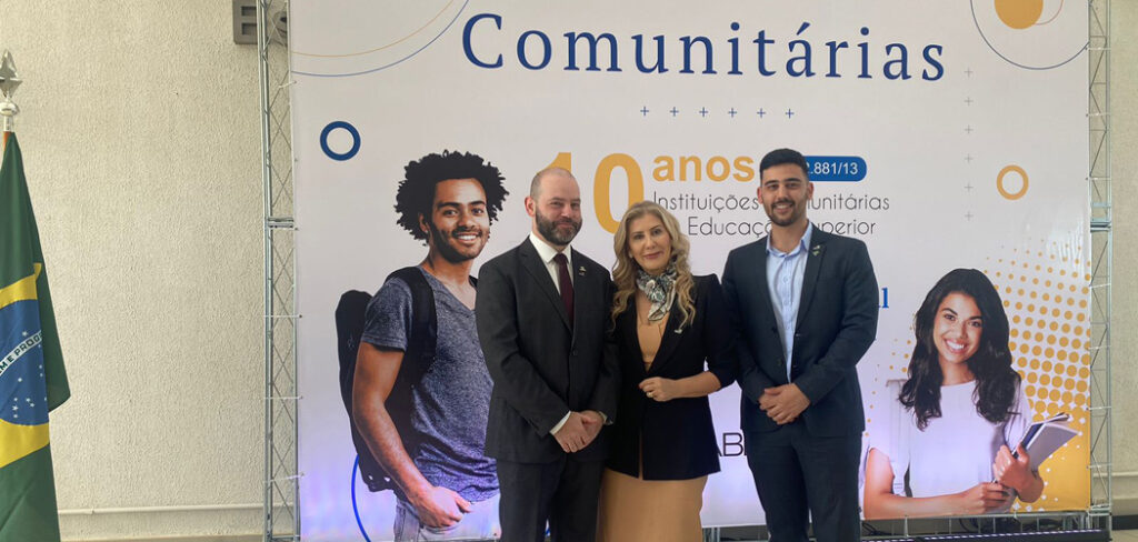Reitor da Unoesc participa, em Brasília, de evento alusivo aos dez anos da Lei das Comunitárias