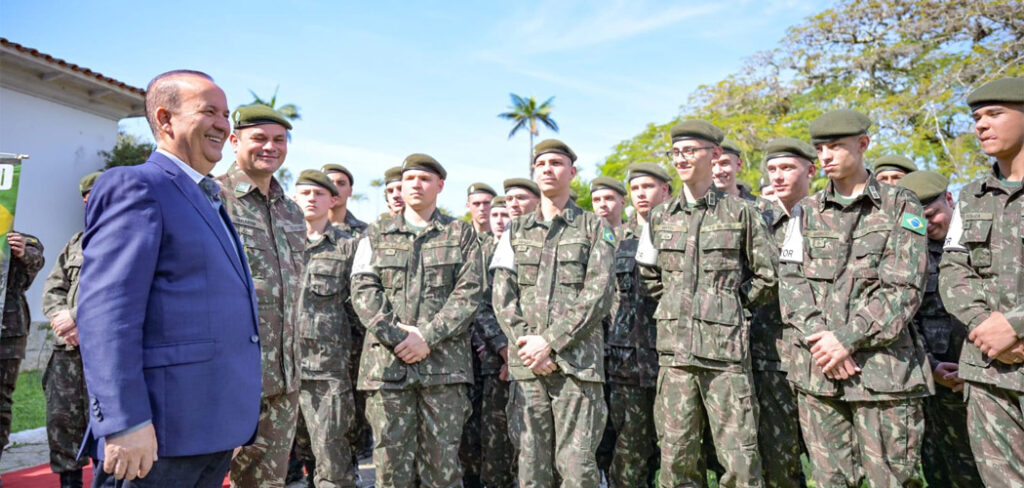 Tiro de Guerra de Joaçaba participa de homenagem do Exército ao governador de SC