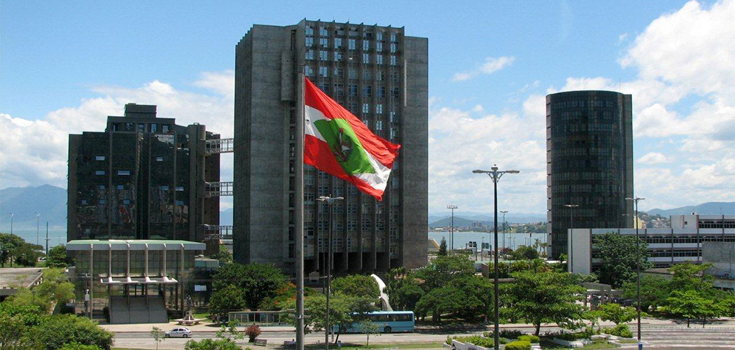 Justiça nega liminar para suspender Universidade Gratuita