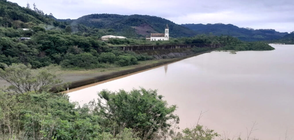Barragem de José Boiteux em Santa Catarina pode verter ao longo desta sexta-feira (13)