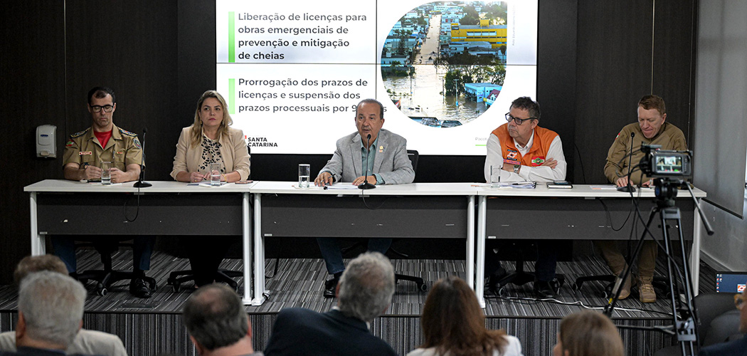 Governo de SC anuncia Pacote de medidas para auxiliar família em empresários após enchentes