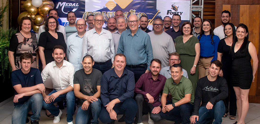 Grupo Medal completa 44 Anos