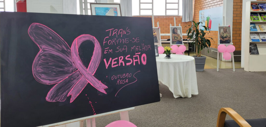 Outubro Rosa: Bibliotecas da Unoesc em Joaçaba e Campos Novos sediam exposições alusivas ao tema