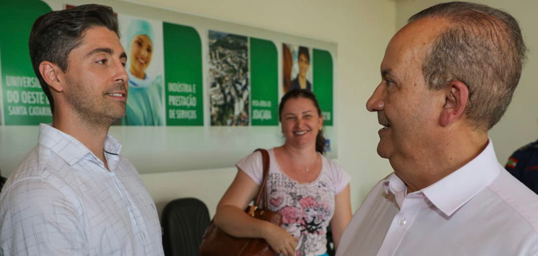 Vereador Rodrigo Pedrini a direita e o Governador Jorginho Mello a esquerda