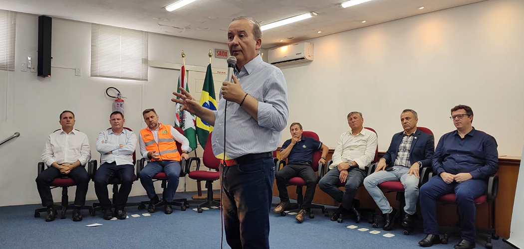 Jorginho Mello assina ordem de serviço para melhoria da SC-355 entre Jaborá e Catanduvas