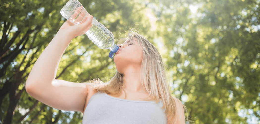 Quer um verão saudável? Hidrate-se e redobre os cuidados com a alimentação