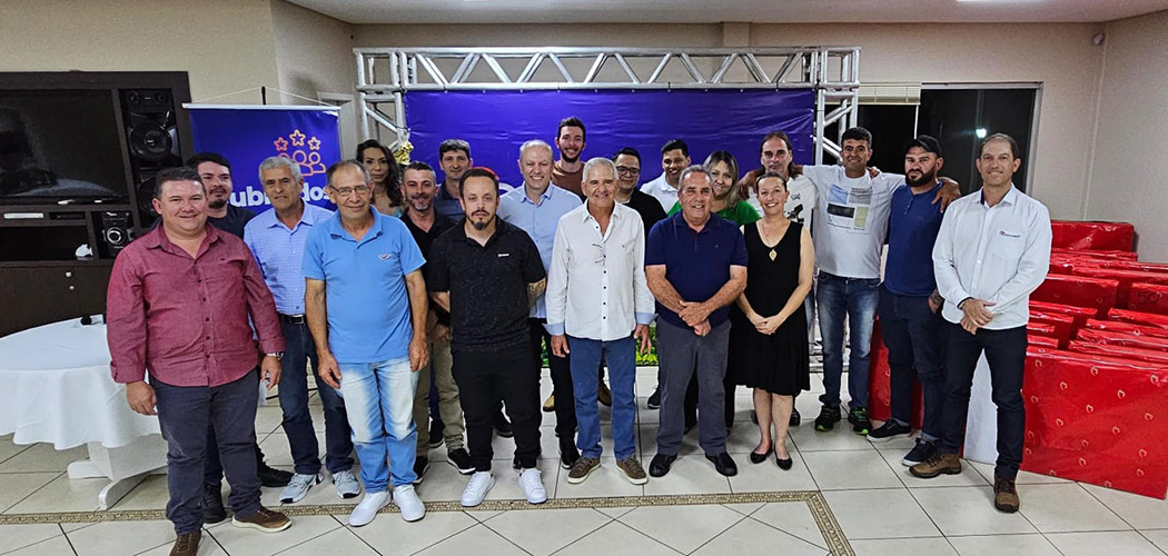 Coocam presta homenagem aos colaboradores por tempo de serviço