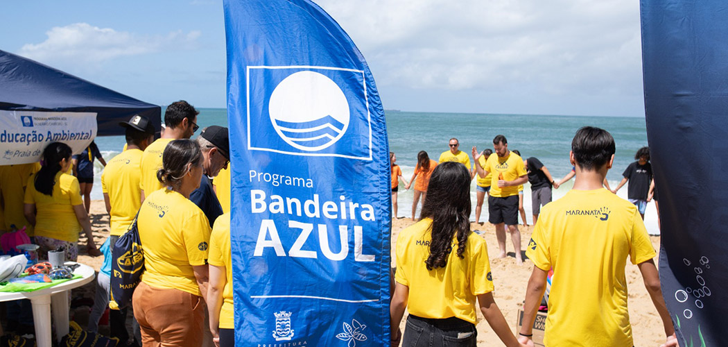 Bandeira Azul: mutirão recolheu resíduos nas praias de Taquaras e Estaleiro em Balneário Camboriú