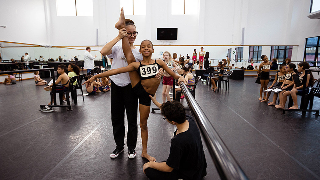 Escola Bolshoi realiza pré-seleção e workshop em Manaus